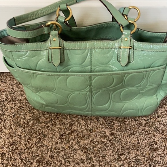 Coach bag! - Picture 4 of 7